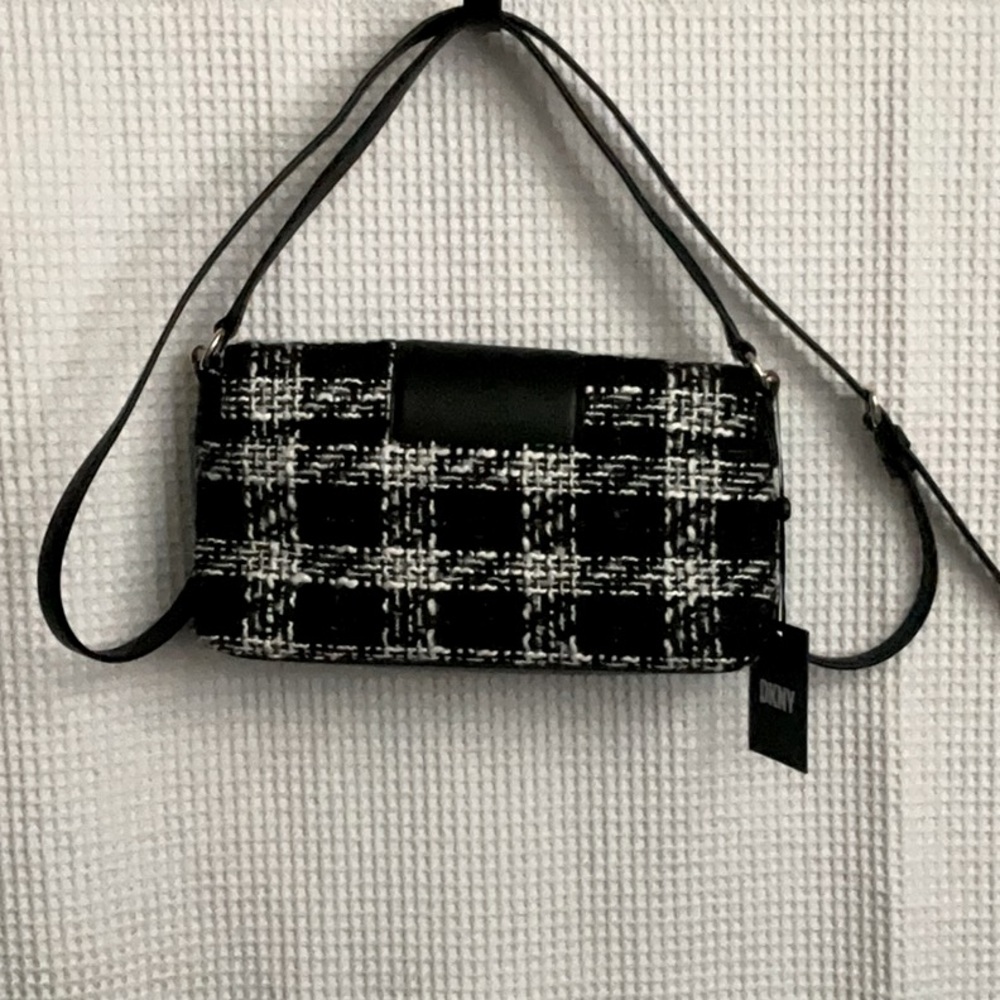 NWT DKNY Women’s Crossbody Shoulder Flap Handbag Purses Removable Strap - Picture 4 of 11